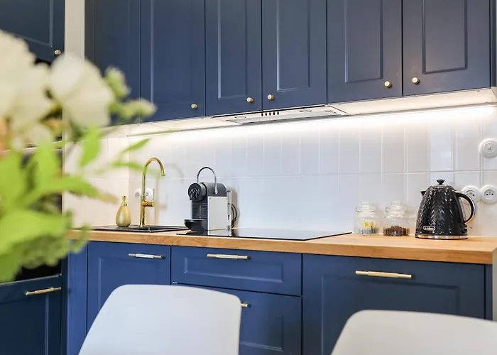 Old Town Gwarna بوزنان